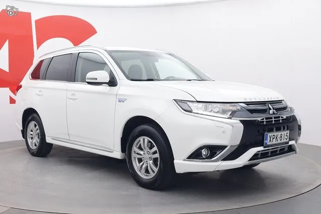 Mitsubishi Outlander Intense Plus 4WD 5P - Ladattava hybridi, vähän ajettu Image 7