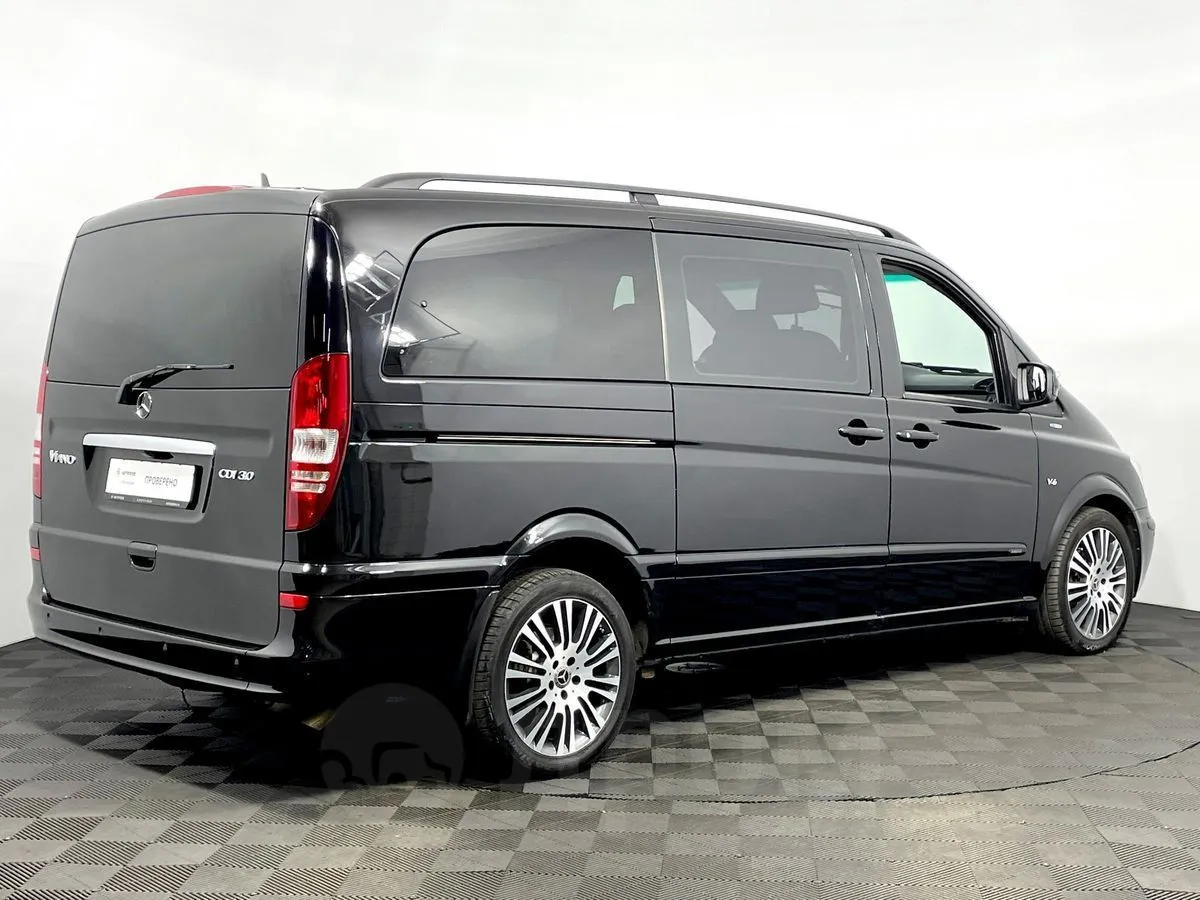 Mercedes-Benz Viano Image 4